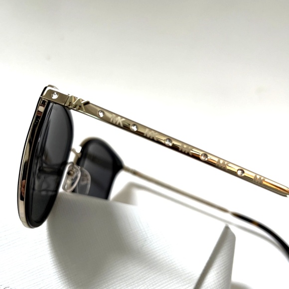 New in Case Original MICHAEL KORS Adrianna Bright Round Sunglasses MK1099B Gold main image 14
